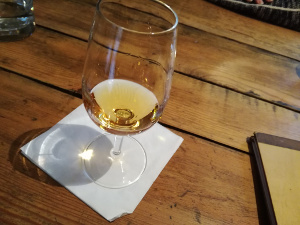 Picture of a glass of Whisky, taken in Devils Advocate, Edinburgh.
